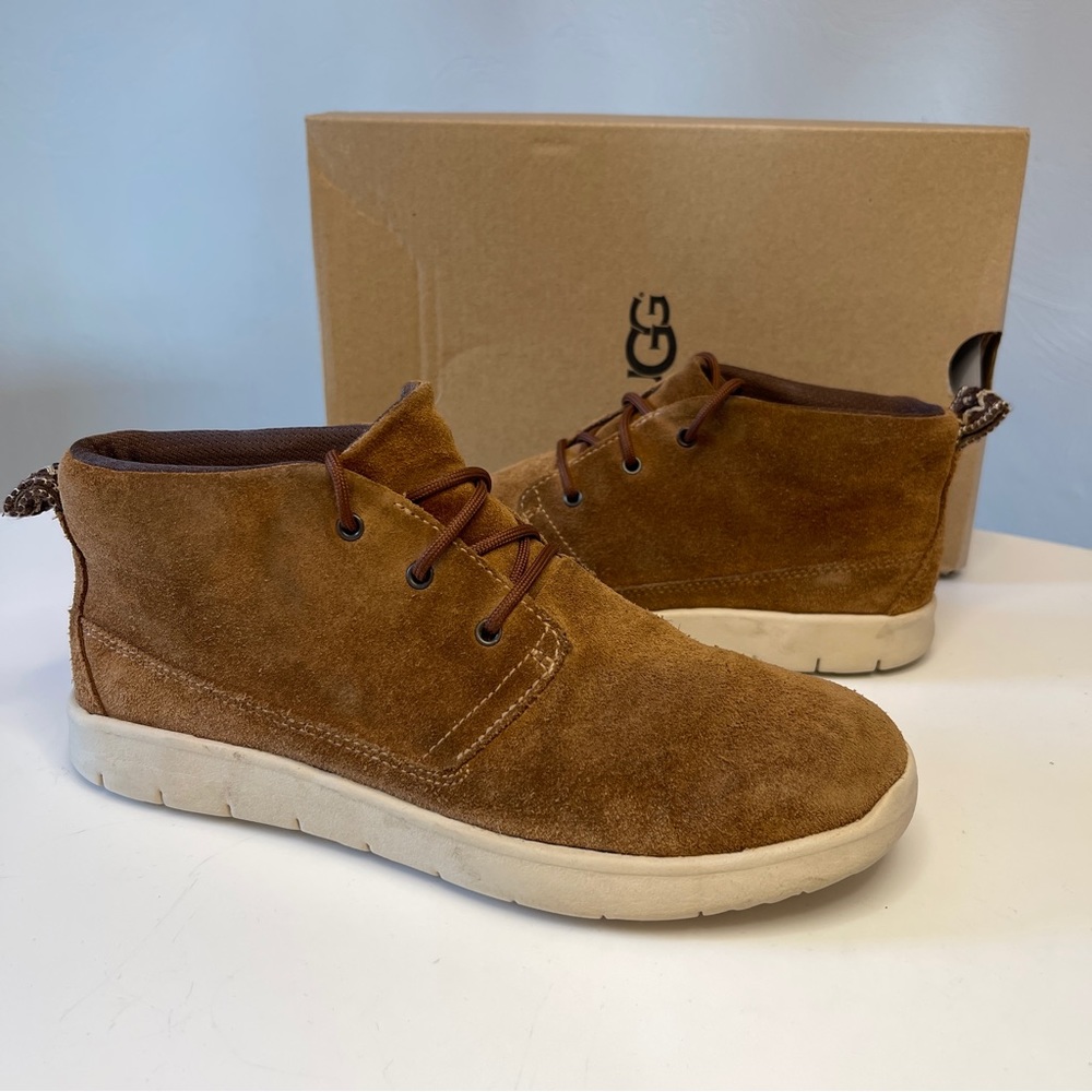 UGG Canoe Chestnut Suede Chukka Lace Up Boots - Boys Youth Size 4